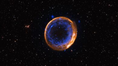 Descoberta de supernova de dupla detonação revela segredos do cosmos