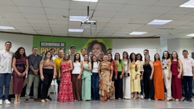 Quixeramobim empossa 20 professores e investe na qualidade da educação pública