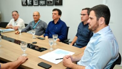 Prefeito de Manaus lança concurso com 20 vagas e salário de R$ 27 mil para auditores fiscais