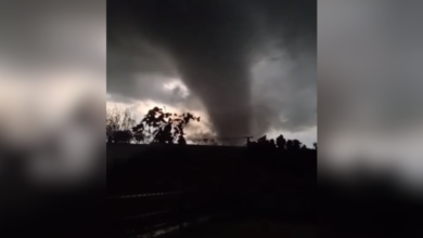 Tornado devastador atinge cidades do RS, deixa feridos e imagens chocantes Tornado devastador atinge cidades do RS, deixa feridos e imagens chocantes