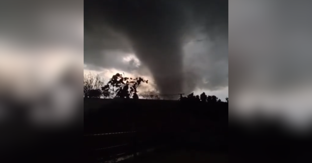 Tornado devastador atinge cidades do RS, deixa feridos e imagens chocantes Tornado devastador atinge cidades do RS, deixa feridos e imagens chocantes