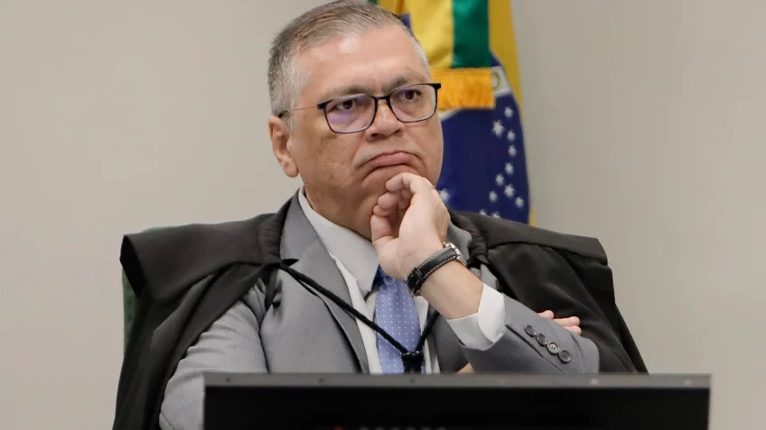 Ministro do STF exige plano de responsabilidades para uso de emendas em 10 dias