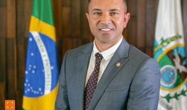 Deputado estadual de Nilópolis é alvo de operação do MPRJ e tem R$ 21 mil encontrados