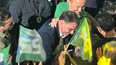 Decisão de Moraes força Flávio a explicar uso de imagem de Bolsonaro em vídeo polémico