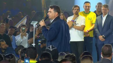 Flávio Bolsonaro propõe mudanças na Constituição para proteger mulheres e crianças