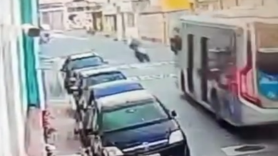 Acidente fatal entre ônibus e moto em São Paulo provoca desvios no transporte coletivo