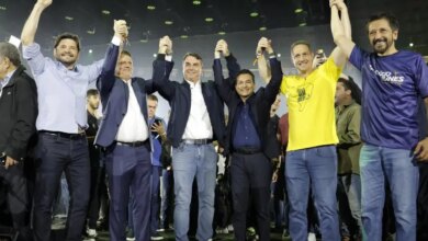 Republicanos escolhe Flávio Bolsonaro como candidato à Presidência em São Paulo