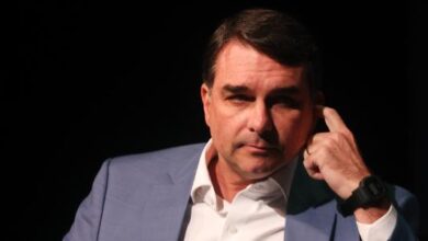 Flávio Bolsonaro enfrenta impasse em candidatura à Presidência por fraude de filiação