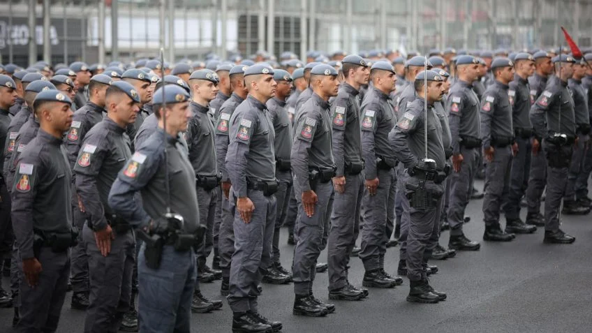 Concurso da Polícia Militar de SP abre 2.000 vagas e remunera até R$ 5.482,51