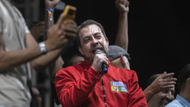 Boulos percorre São Paulo em van para impulsionar votos a Lula nas eleições 2026