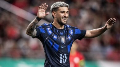 Arrascaeta brilha em amistoso, mas preocupa Uruguai ao sair machucado em goleada