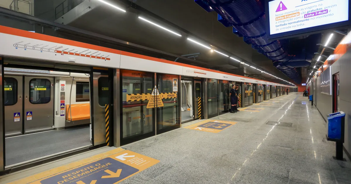 Código R do metrô de São Paulo salva vidas em paradas cardíacas com alta taxa de sobrevida