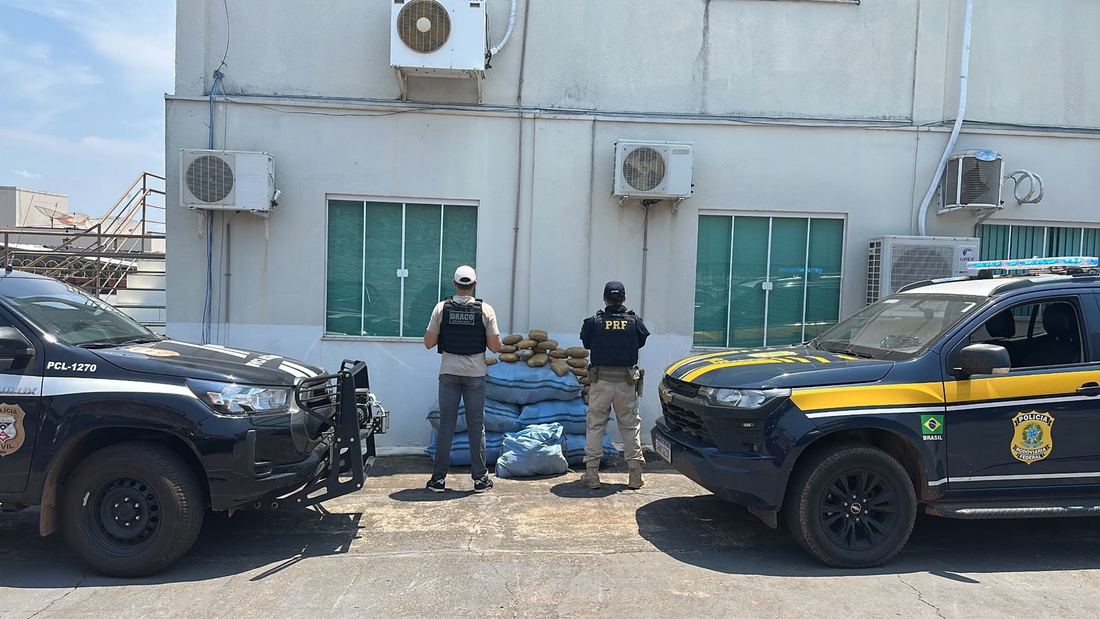 PRF e PCRO apreendem 182,3 kg de skunk e prendem homem em Nova Brasilândia d’Oeste
