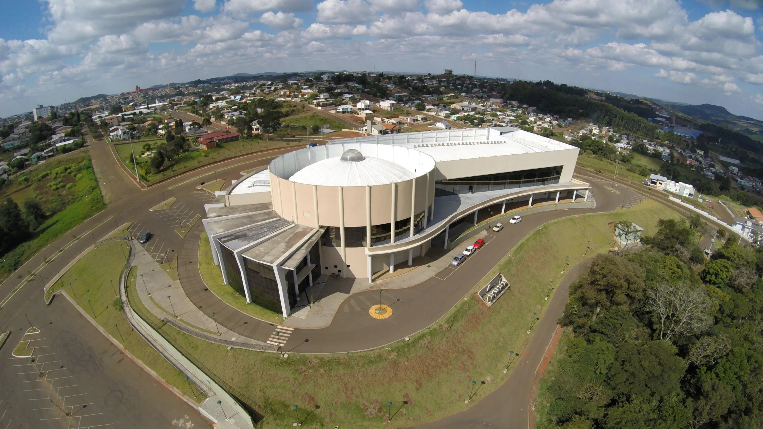 Instituto Cultural de São Lourenço abre concurso com 13 vagas e salários até R$ 5,8 mil