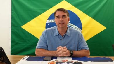 PT pede apuração de interferência estrangeira nas eleições em favor de Flávio Bolsonaro