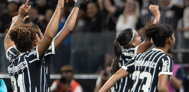Corinthians inicia disputa pela 10ª final consecutiva do Brasileirão feminino endividado