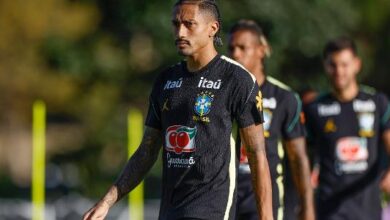 Ancelotti testa Raphinha como falso 9 e promove mudanças na seleção brasileira