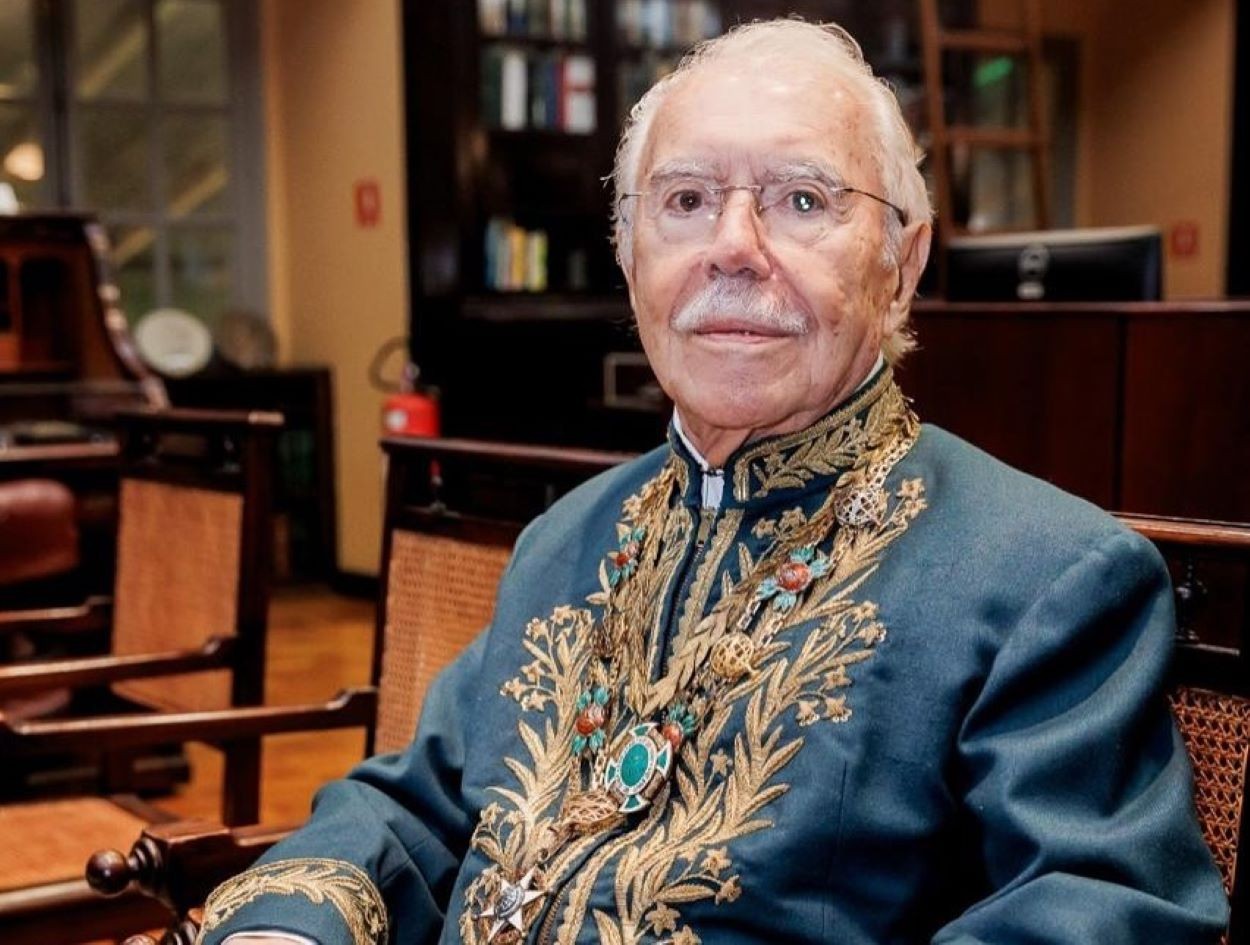 José Sarney é internado em estado estável no Hospital Sírio-Libanês em SP