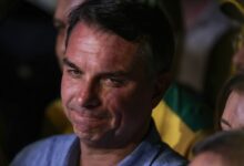 Flávio Bolsonaro foge para os Estados Unidos após perder as eleições presidenciais