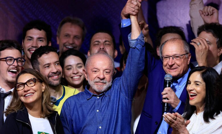 Lula celebra 81 anos com confusão sobre data de nascimento e história familiar intrigante