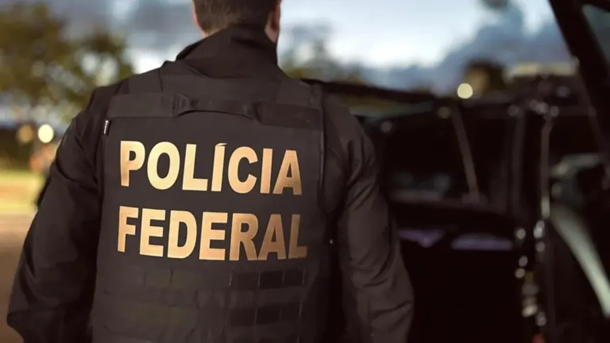 Cúpula da Polícia Federal se reestrutura com saída de quatro diretores após eleições