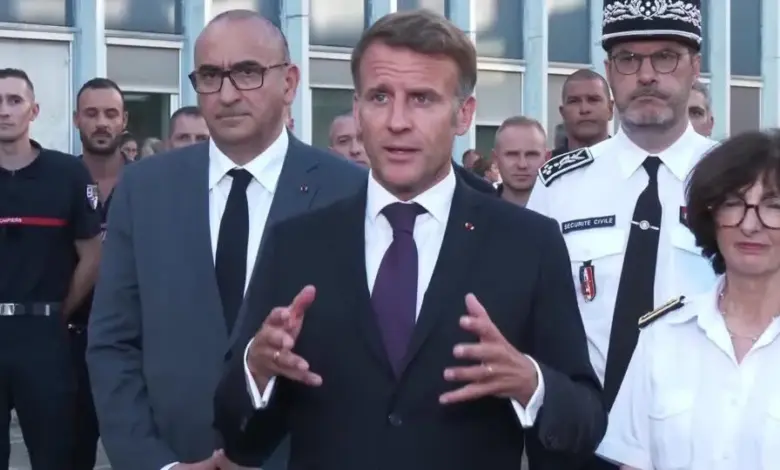 Macron classifica ataque em Trappes como terrorista e racista em repercussão global Macron classifica ataque em Trappes como terrorista e racista em repercussão global
