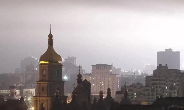 Mísseis atingem Kiev enquanto Ucrânia intensifica ataques com drones em Moscou