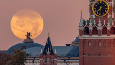 Lua do Caçador ilumina retorno de Trump a Washington a bordo do Air Force One