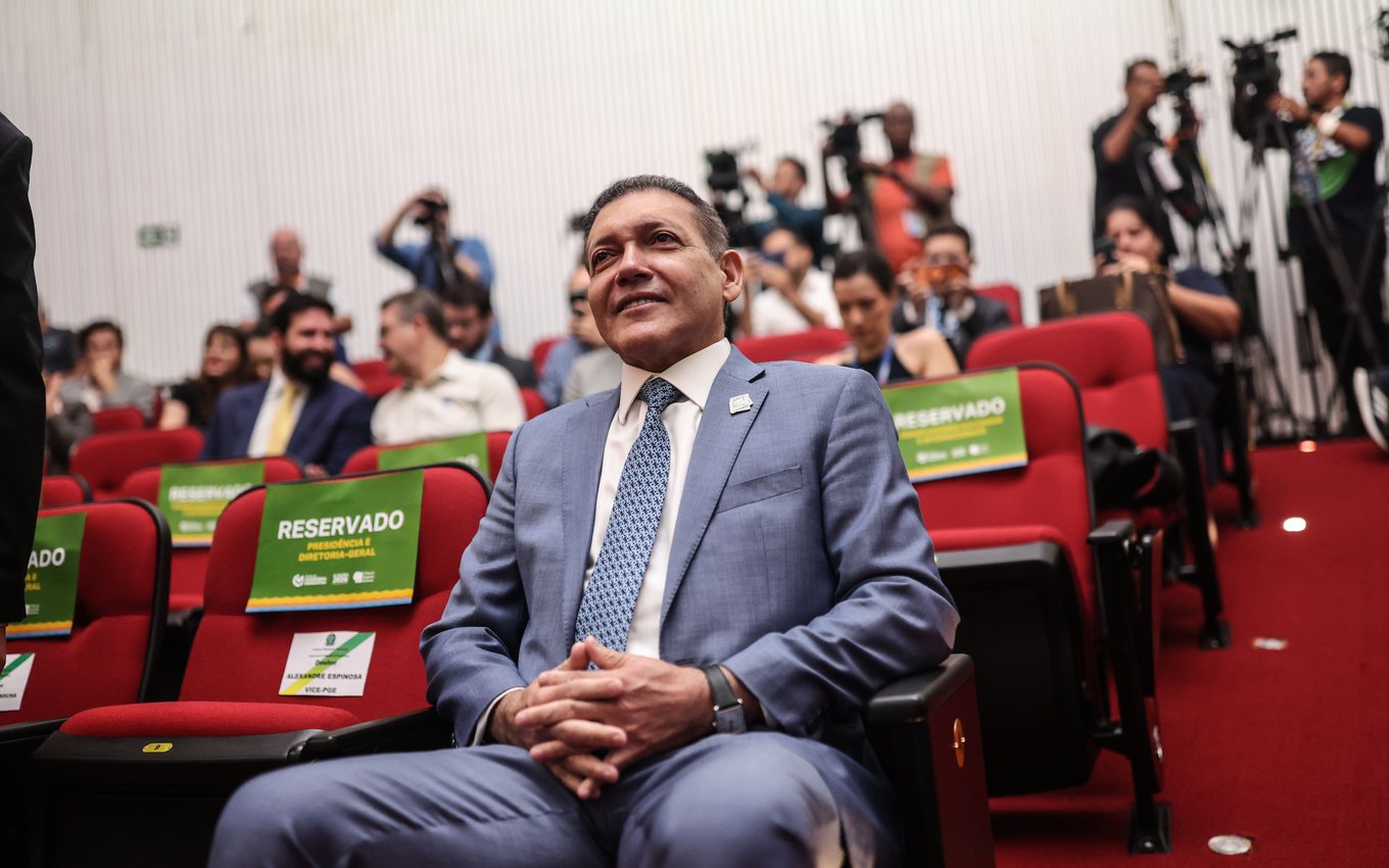 Desembargador Newton Ramos e banqueiro Vorcaro trocam mensagens sobre jantares e negócios do Master