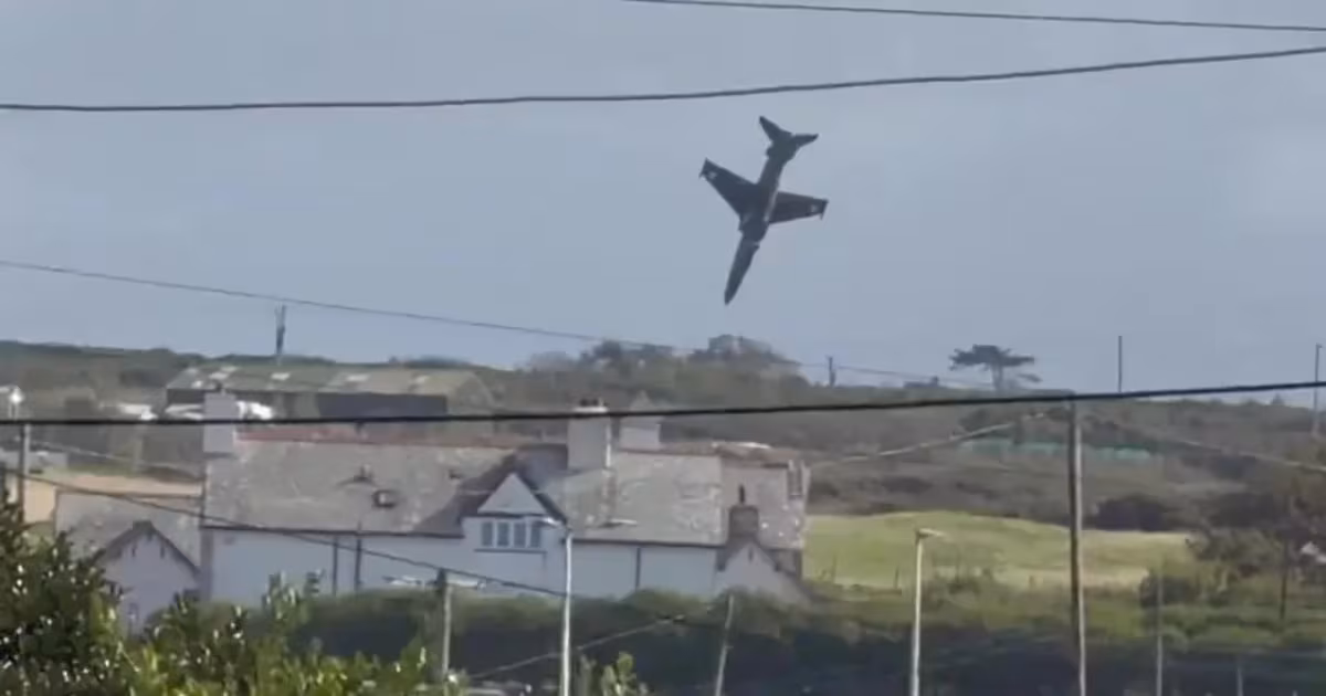 Queda de caça da RAF em Gales revela falha da equipe e provoca explosão devastadora