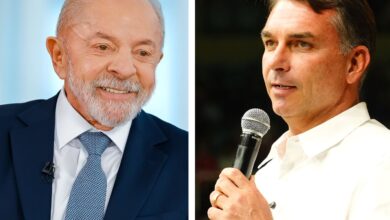 Lula e Flávio Bolsonaro mobilizam multidões em atos de encerramento da campanha eleitoral