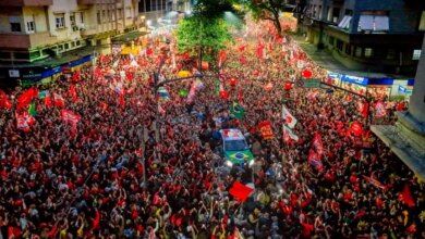 Lula realiza grande mobilização de campanha em Porto Alegre com aliados políticos