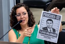 Fuga de Flávio Bolsonaro provoca polêmica e guerra de cartazes em Franca