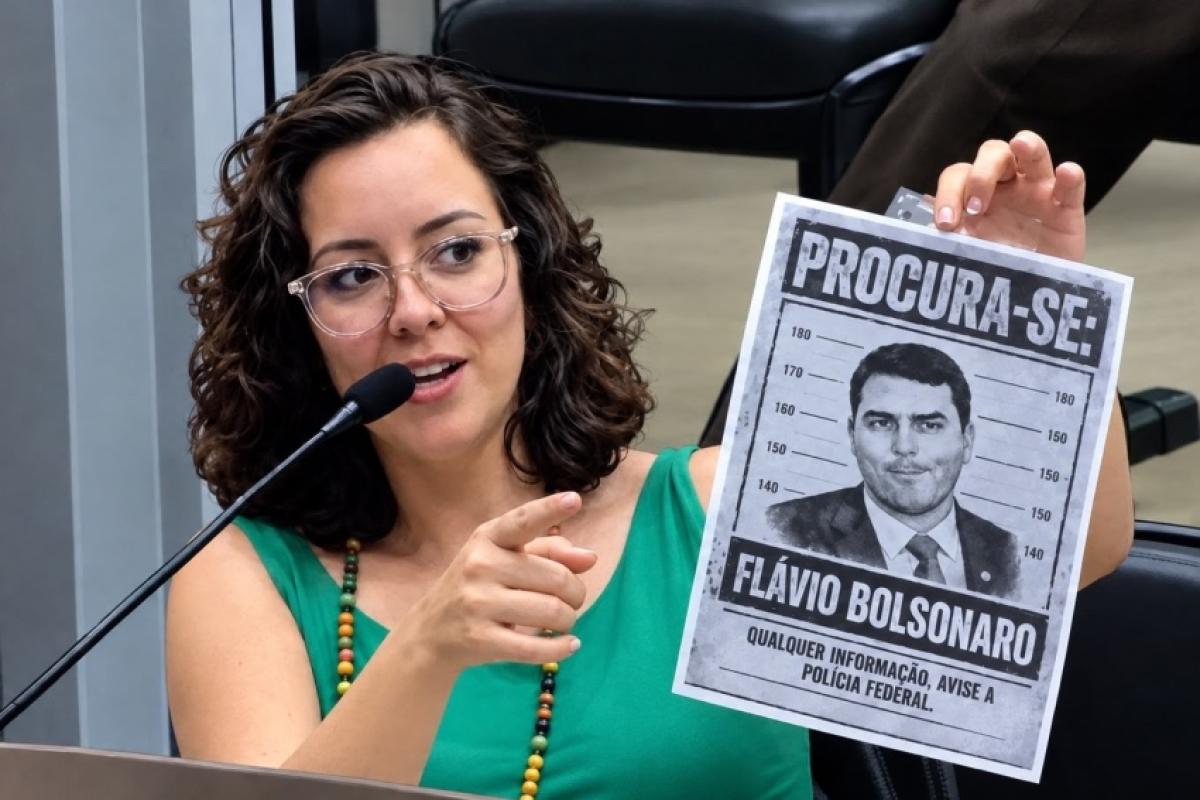 Fuga de Flávio Bolsonaro provoca polêmica e guerra de cartazes em Franca
