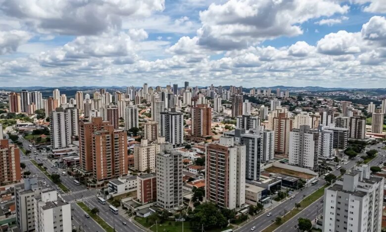 Sorocaba registra temperatura entre 13°C e 24°C com sol e muitas nuvens hoje Sorocaba registra temperatura entre 13°C e 24°C com sol e muitas nuvens hoje