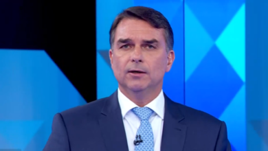 Flávio Bolsonaro garante direito de resposta a Lula após debate acalorado na TV Globo