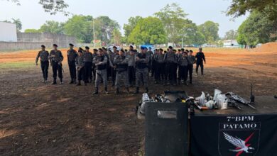Polícia Militar de Rondônia revela equipamentos a jovens em projeto social inspirador