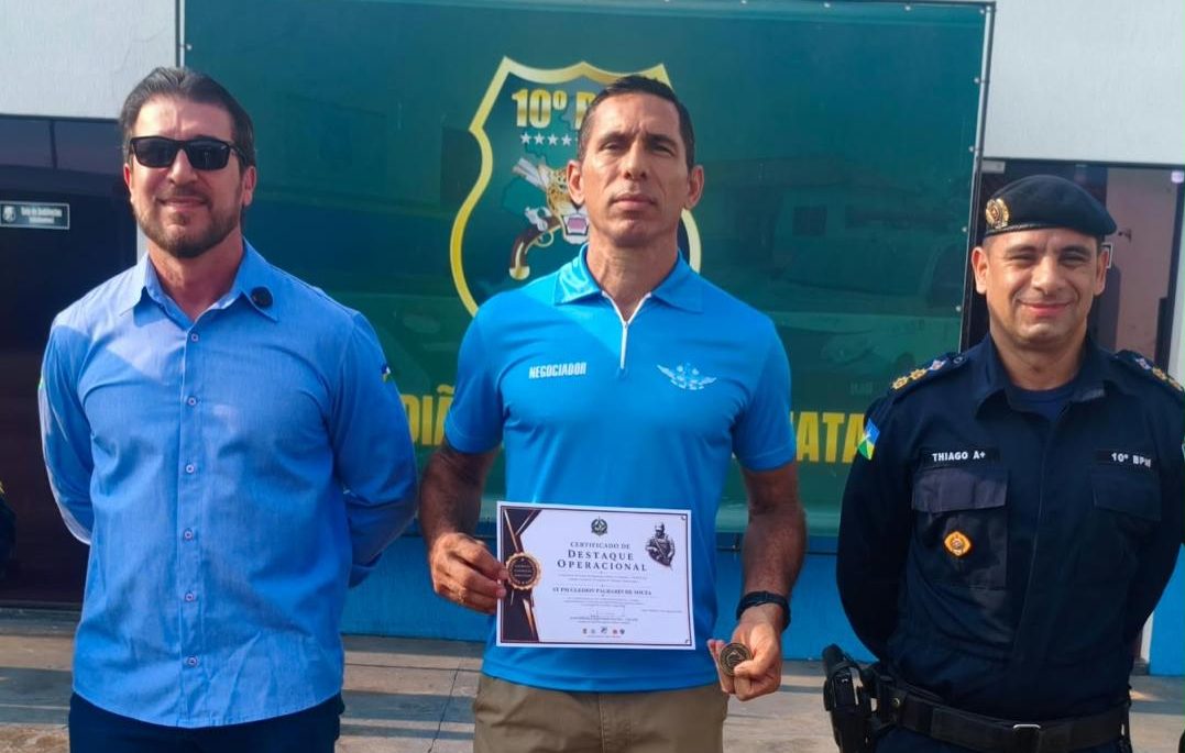Subtenente PM Gleison recebe prêmio por salvar vidas em crise armada em Alta Floresta