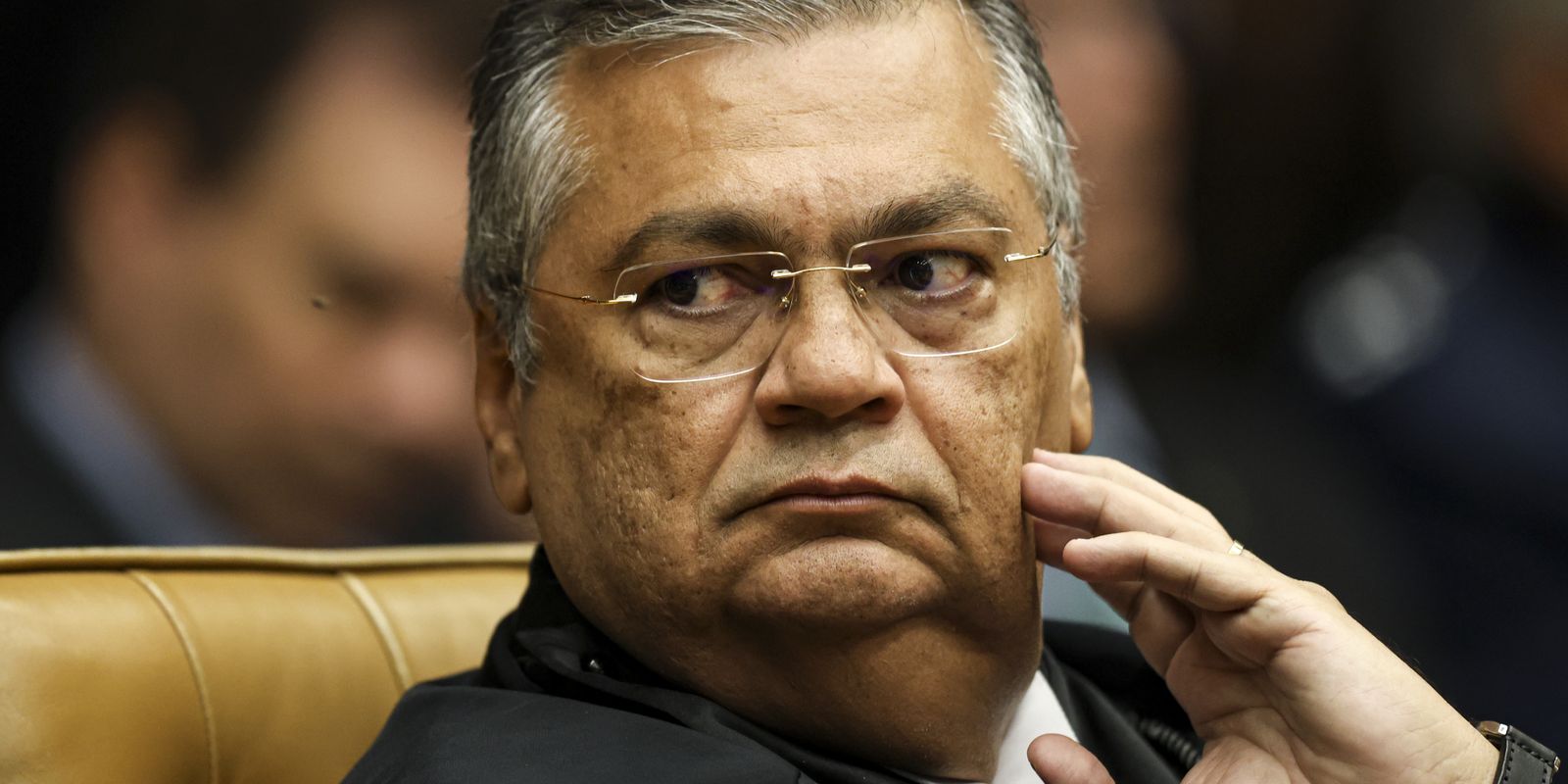 Ministro Flávio Dino determina investigação da Polícia Federal sobre interferência estrangeira nas eleições de 2026