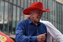 Lula amplia vantagem sobre Flávio Bolsonaro na Nova Zelândia com 80,54% dos votos