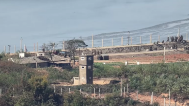 Veículos blindados da Coreia do Norte surgem na fronteira e elevam tensões com Seul Veículos blindados da Coreia do Norte surgem na fronteira e elevam tensões com Seul