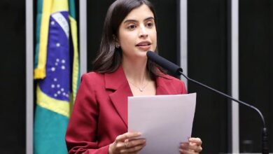 Pavanato provoca Haddad em vídeo e ex-ministro revida com tapinhas no rosto Pavanato provoca Haddad em vídeo e ex-ministro revida com tapinhas no rosto