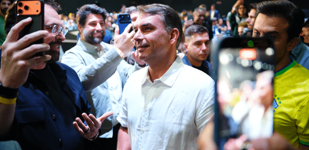 Marçal critica tática do PT e coordena ataques na campanha de Flávio no primeiro turno