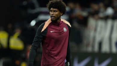 Hugo ignora risco de rebaixamento e foca em salvar Corinthians da Série B