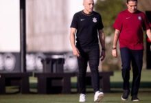 Julio Cesar assume novas responsabilidades no Corinthians após saída de Marcelo Paz