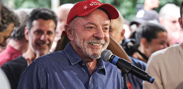 Lula faz apelo emocionado em passeata histórica na Avenida Paulista e provoca polêmica