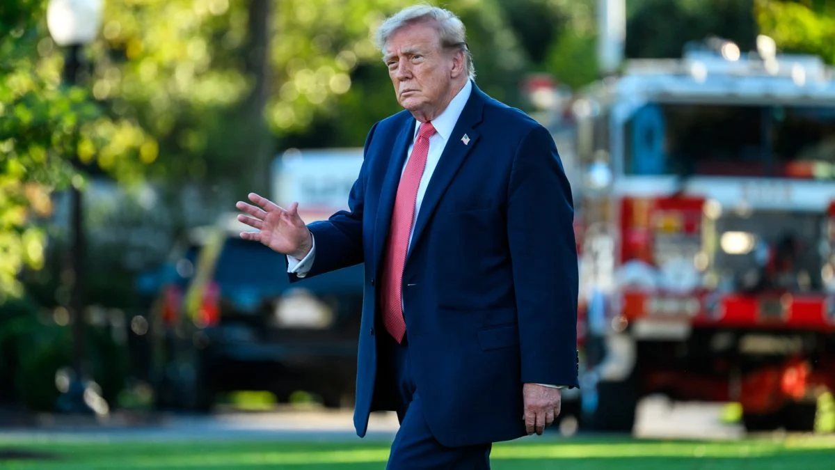 Trump vota antecipadamente e levanta polêmica sobre fraudes em eleições nos EUA Trump vota antecipadamente e levanta polêmica sobre fraudes em eleições nos EUA