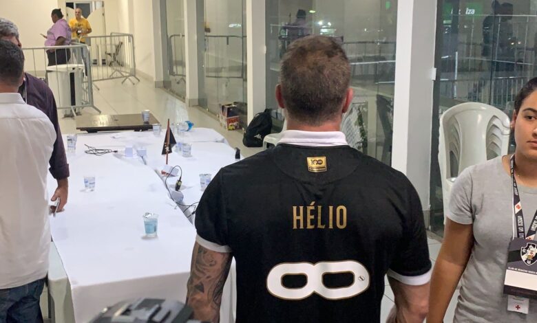 Inteligência artificial emociona Pedrinho com homenagem inédita em evento político